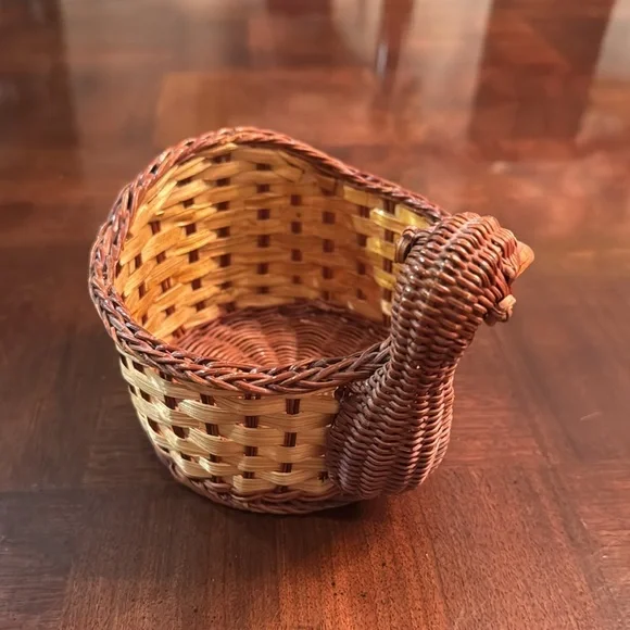 Vintage 5" Duck Woven Wicker Rattan Basket Brown Home Kitchen Decor - Picture 3 of 5